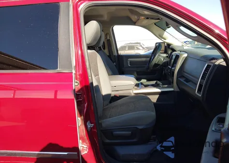 2015 Ram 1500 Lone Star z USA, uszkodzony, nr VIN 1C6RR6LT6FS530175